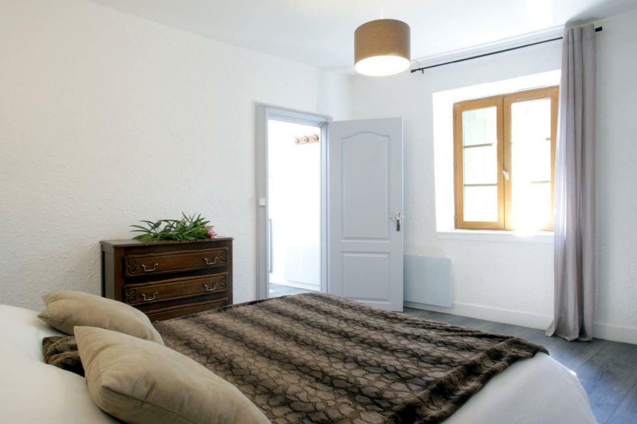 Les Gites De Laure - L'Or Vert, Appartement Avec Vue Sur Le Chateau, Parking Prive, Climatisation, Netflix, A 160 M De La Cite Medievale Carcassonne Exterior foto
